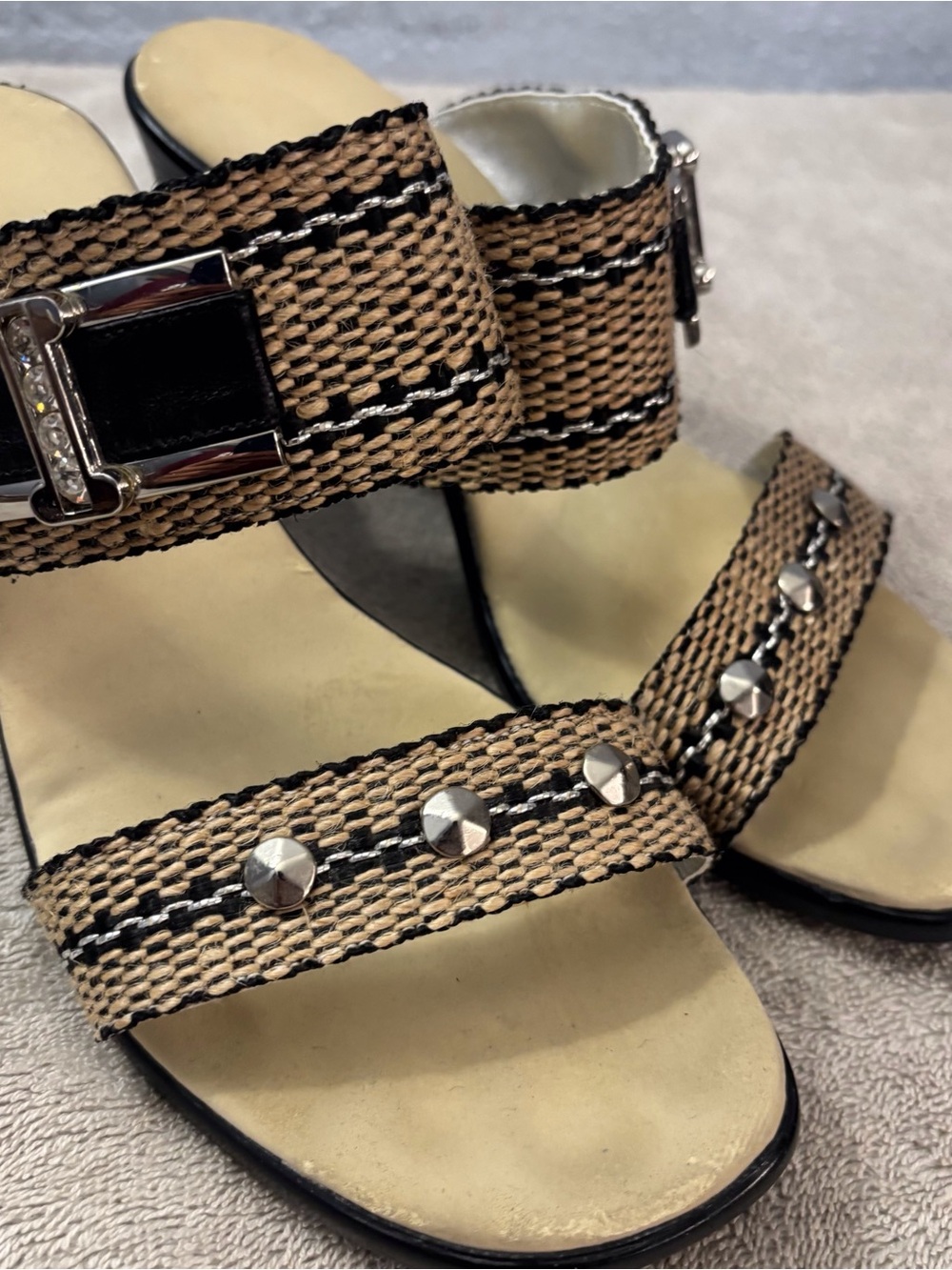 Onex Tan Woven Slide Sandals with Silver Studs SZ 7 Y2K Embellished Rafia Studs